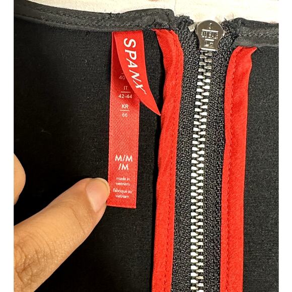 NWT Spanx The Perfect Jumpsuit Black Sleeveless Shaping Tech Flare Size Medium - Picture 10 of 12